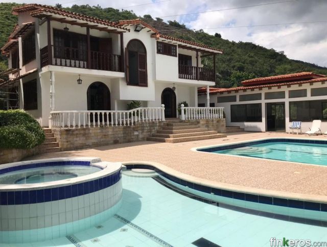 MAURICIO VIVES - Finca en Anapoima, Cundinamarca